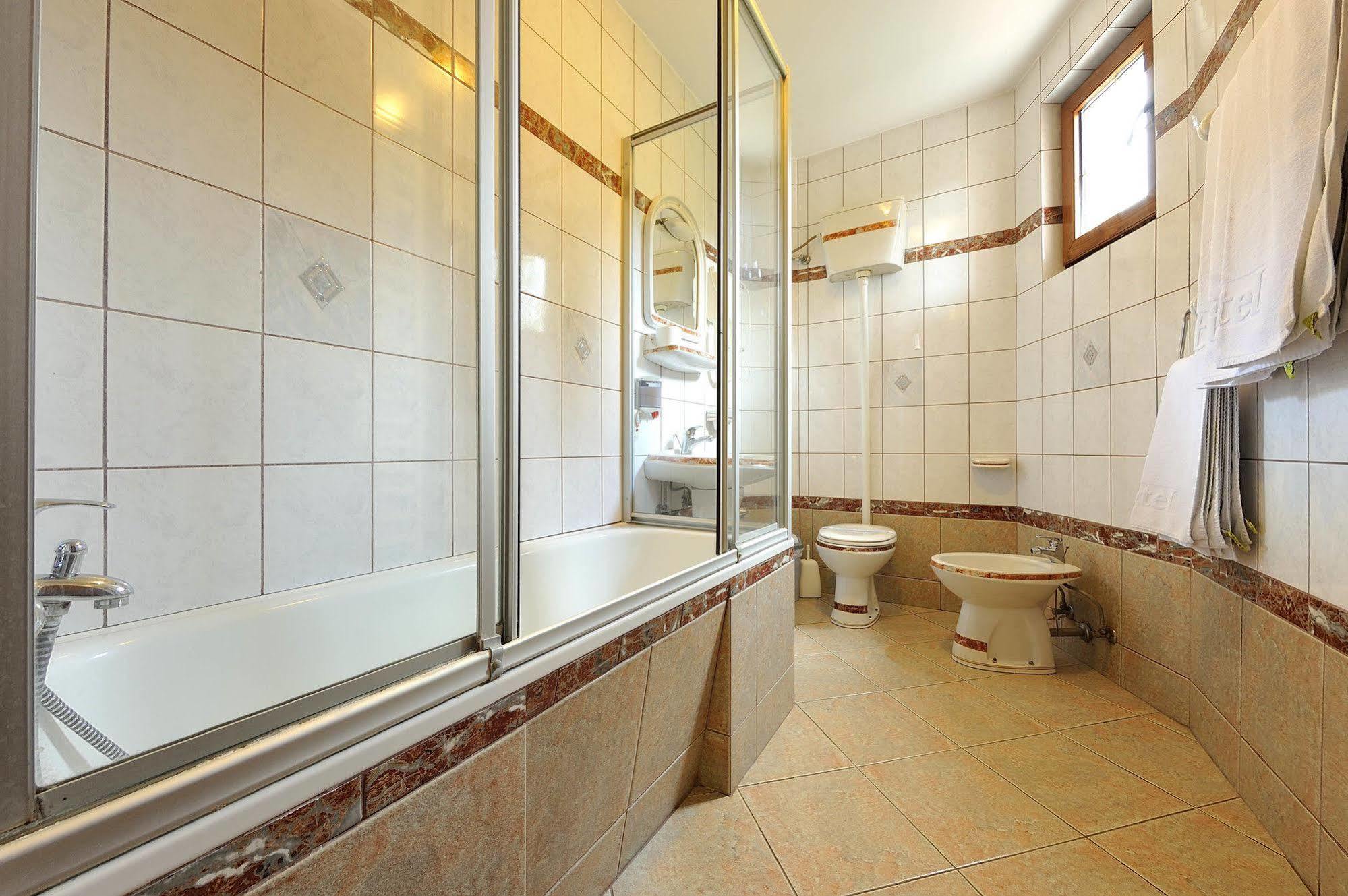 Hotel Sucevic Garni Belgrad Exterior foto