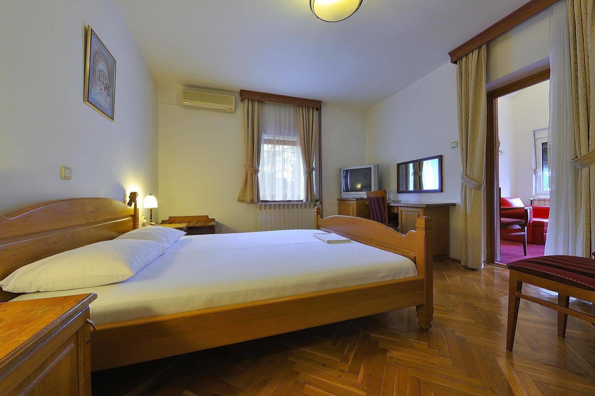 Hotel Sucevic Garni Belgrad Exterior foto