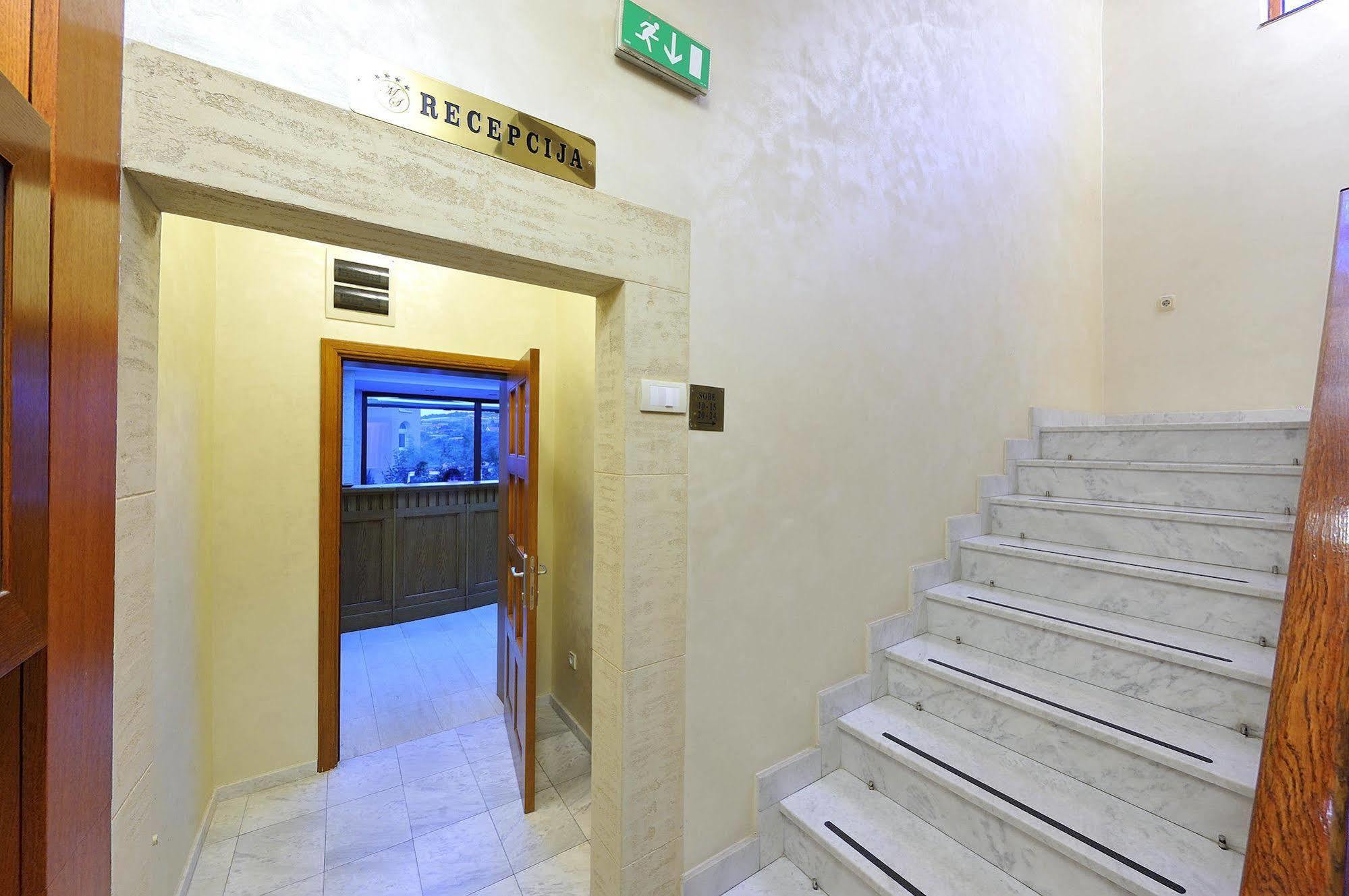 Hotel Sucevic Garni Belgrad Exterior foto