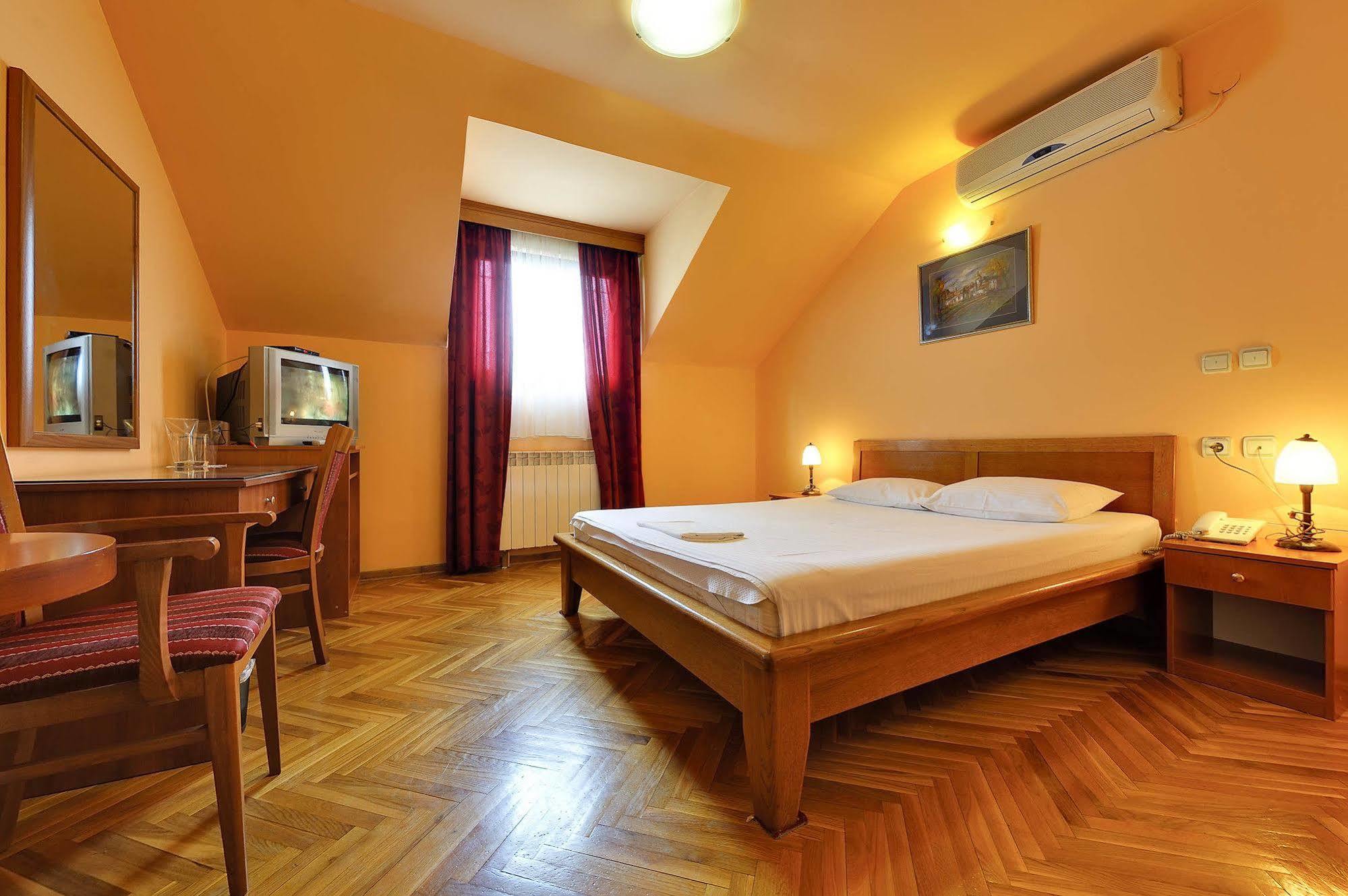 Hotel Sucevic Garni Belgrad Exterior foto