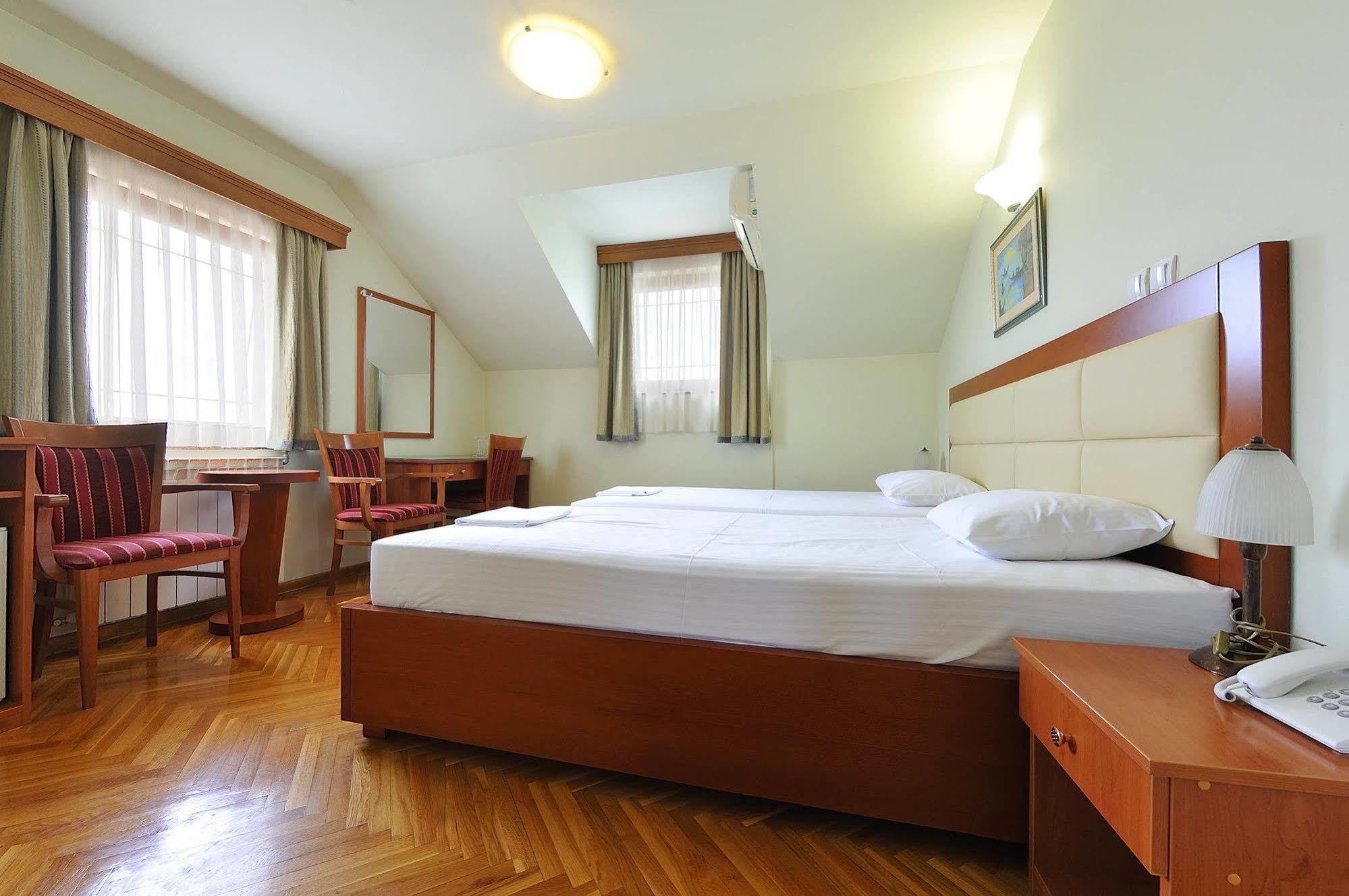 Hotel Sucevic Garni Belgrad Exterior foto